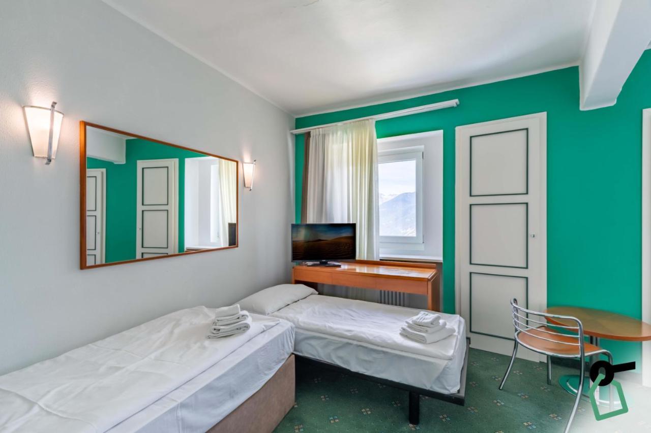 Hotiday Room Collection - Sauze Torre Соз-д'Улькс Екстер'єр фото