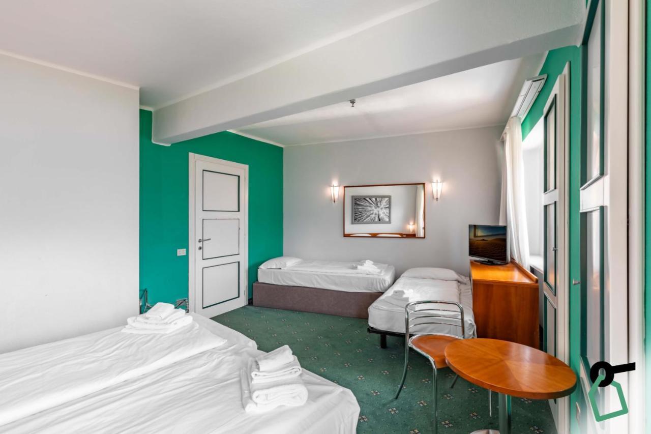 Hotiday Room Collection - Sauze Torre Соз-д'Улькс Екстер'єр фото