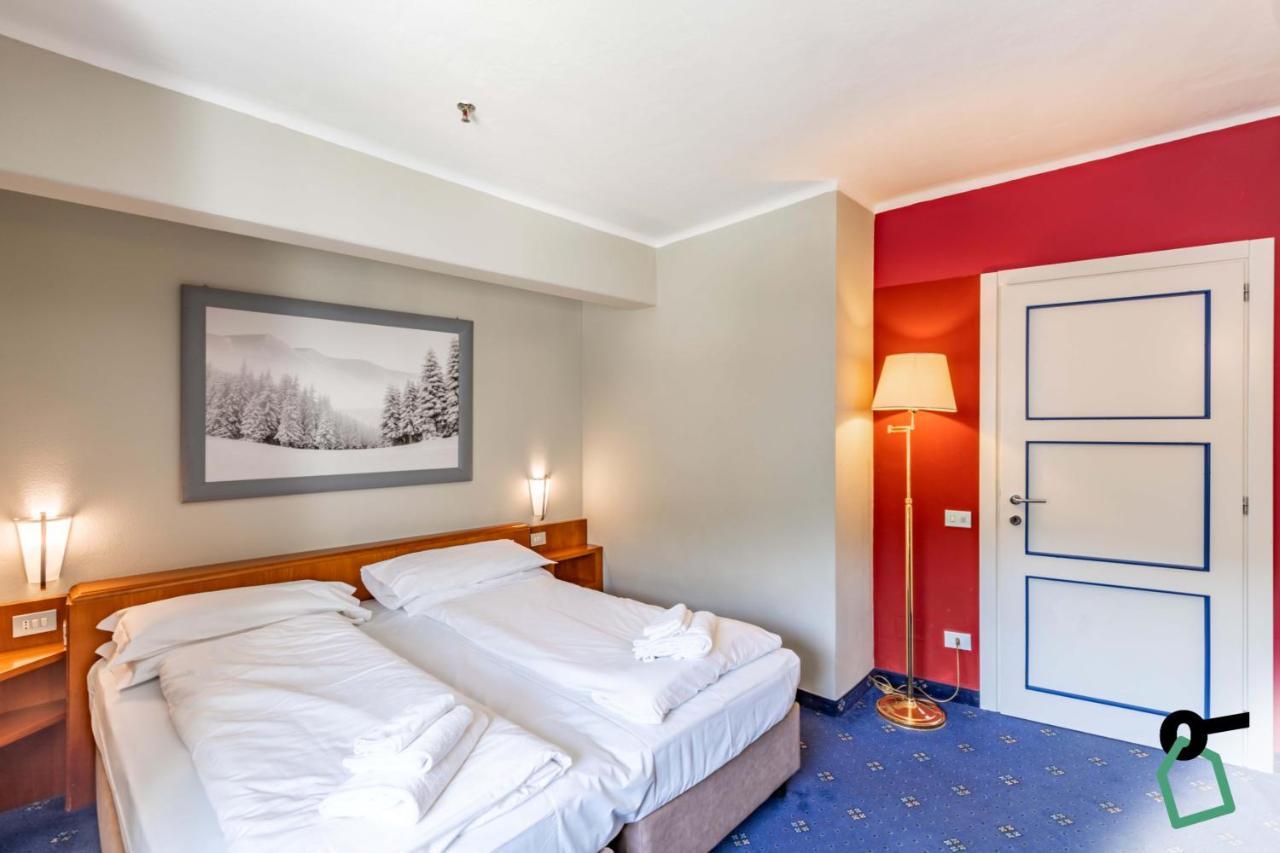 Hotiday Room Collection - Sauze Torre Соз-д'Улькс Екстер'єр фото